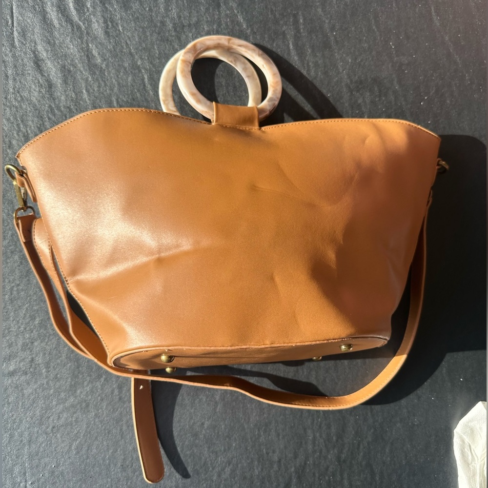 🌟Vegan Leather Yara O Ring Handle Tote🌟